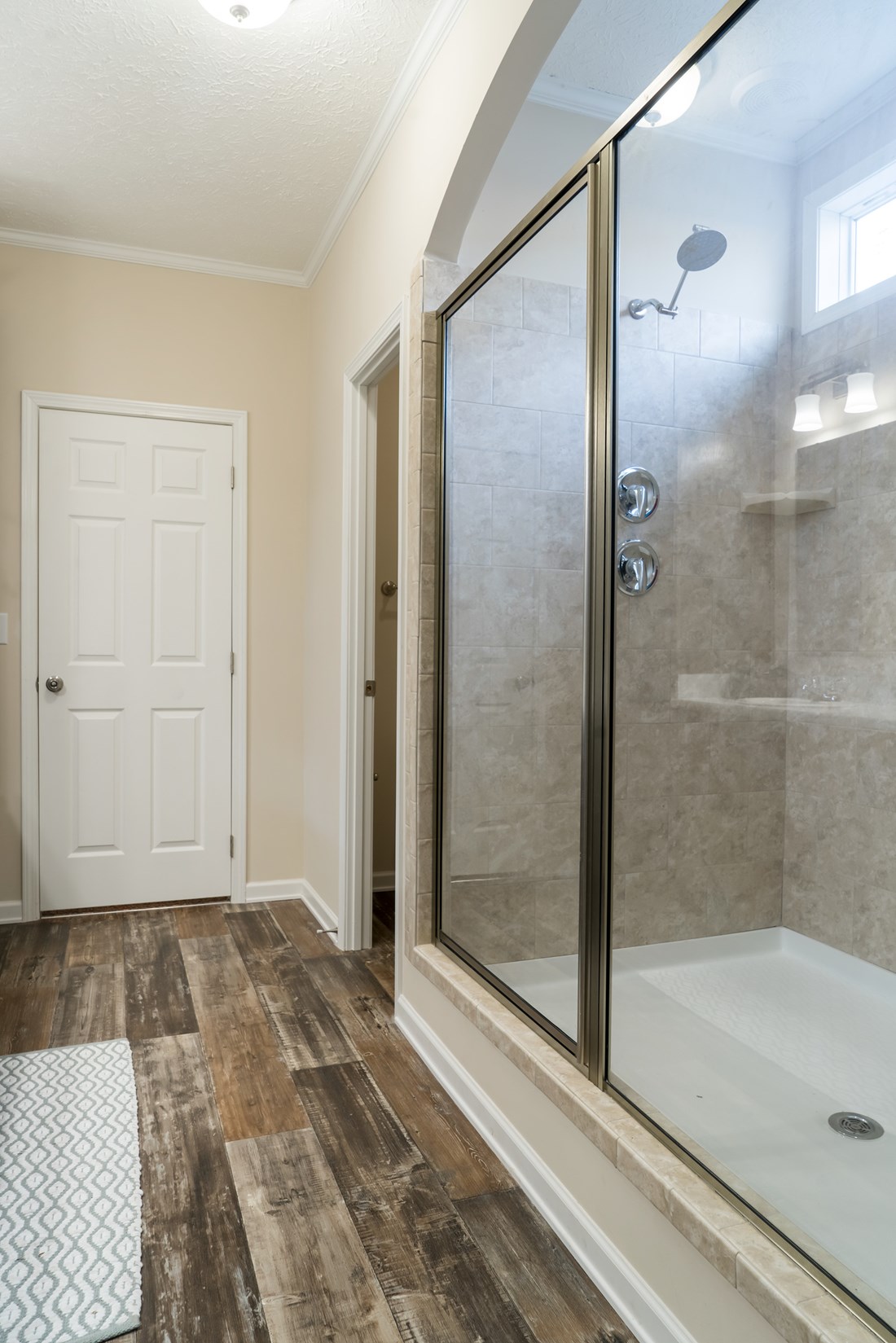 The 2062 CLASSIC Primary Bathroom. This Manufactured Mobile Home features 3 bedrooms and 2 baths.