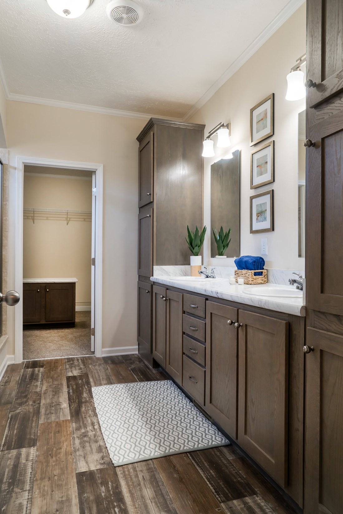 The 2062 CLASSIC Primary Bathroom. This Manufactured Mobile Home features 3 bedrooms and 2 baths.