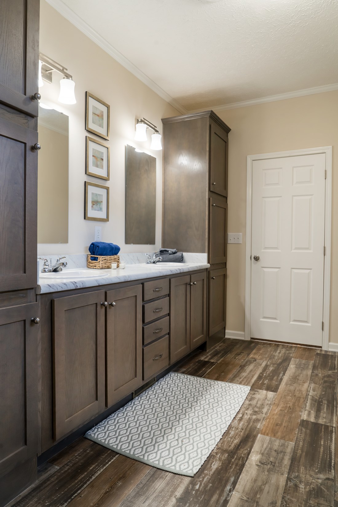 The 2062 CLASSIC Primary Bathroom. This Manufactured Mobile Home features 3 bedrooms and 2 baths.